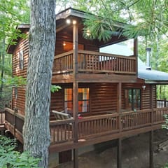 Wolf's Den • Cozy Blue Ridge Cabin | Dog-Friendly Retreat • Hot Tub • Fireplace • Fire Pit • FREE Activities
