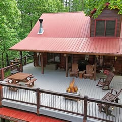 Elegant Escape | Luxury 3BR Cherry Log Cabin Near Blue Ridge | Decks • Fire Pits • Mountain Views • FREE Daily Activities
