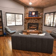 Peach and Plumeria |2BR Cabin Rental | Blue Ridge GA | Hot Tub, Outdoor Deck & Grill!
