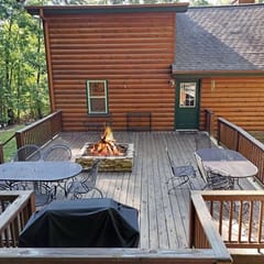 S'more Waggin' Cabin | 3BR Pet-Friendly Cabin Rental | North Georgia Mountains | Fire Pit