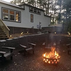 Sweet Creek Retreat-Luxury Tiny Cabin-View-Wi-Fi-Hot tub-Firepit Area