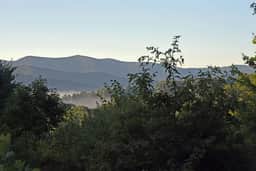 Denali | 5br + Casita- Pet Friendly Blue Ridge Cabin Rental with Mountain View and Hot Tub