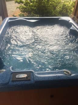 Eula Mae- Ocoee River Area 2br/1ba with hot tub