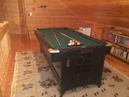 Inspiration- 2br/2ba Hot Tub-Wi-Fi- Pets ok-Pool table- Fireplace- Free Activities
