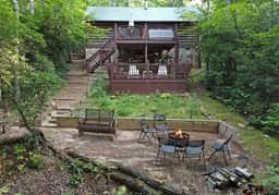 Laurel Creek- Creekfront- Hot Tub- Wi-Fi- Pet friendly, Fireplace, Firepit, Creekfront