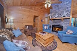 Laurel Creek- Creekfront- Hot Tub- Wi-Fi- Pet friendly, Fireplace, Firepit, Creekfront
