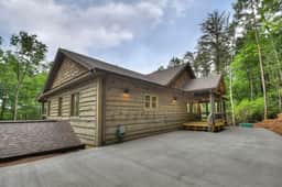 Luxury 3BR Cabin w/ Outdoor Living Area & Hot Tub
