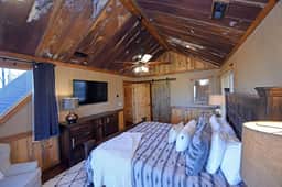Mountain Oasis | 3BR Pet-Friendly Cabin Rental | Blue Ridge GA | Mountain Views & Hot Tub