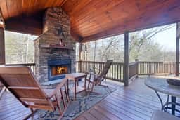 No Agenda Cabin | Pet-Friendly Blue Ridge Cabin with Hot Tub & Firepit