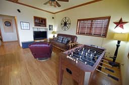 Over the Moon-Hot tub, Pets OK, Wi-Fi, Game room. Mountain View