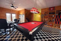 Point of View-Amazing Views-Hot Tub- Pool Table-Wi-Fi-Firepit-Gas Fireplace