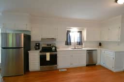 Toccoa River House- Toccoa River Front, 2br/2ba Wi-Fi- walk to town