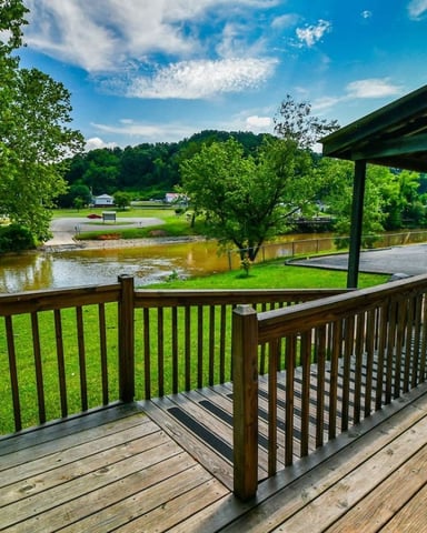 Toccoa Riverfront cabin rental