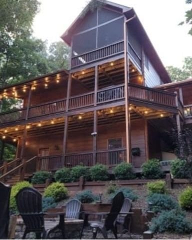 North Georgia cabin rental with mountain view