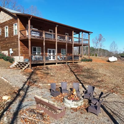 Rustic Moose Retreat • Hot Tub • Views • Pets