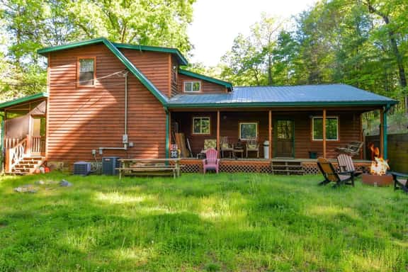 Hawk Haven|hot tub, Wi-Fi, sauna, 2 fireplaces, Fenced yd, Pets ok - Image 1