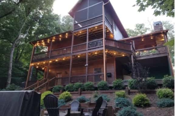 No Agenda Cabin | Pet-Friendly Blue Ridge Cabin with Hot Tub & Firepit - Image 1