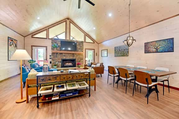 The Deerpath-4BR/3BA- Hot Tub-Pets OK-Putt Putt- Wifi- ADA Compliant- Much More! - Image 1