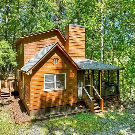 Cozy Creek Cabin - Image 1