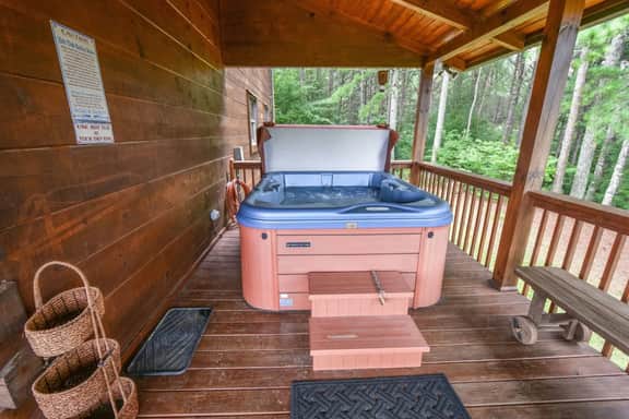 Brew with a View-3br/3ba sleeps 8, hot tub, pool table