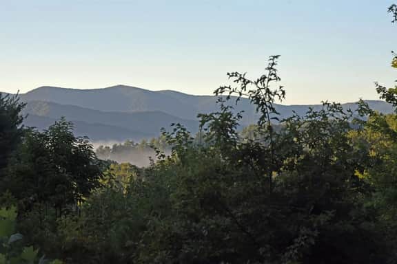 Denali | 5br + Casita- Pet Friendly Blue Ridge Cabin Rental with Mountain View and Hot Tub