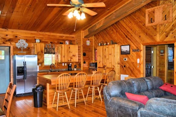 Eula Mae- Ocoee River Area 2br/1ba with hot tub