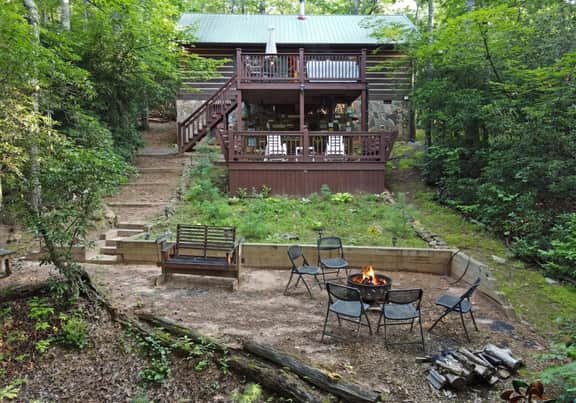 Laurel Creek- Creekfront- Hot Tub- Wi-Fi- Pet friendly, Fireplace, Firepit, Creekfront