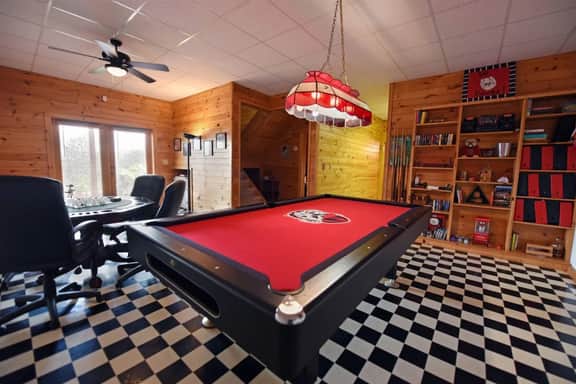 Point of View-Amazing Views-Hot Tub- Pool Table-Wi-Fi-Firepit-Gas Fireplace