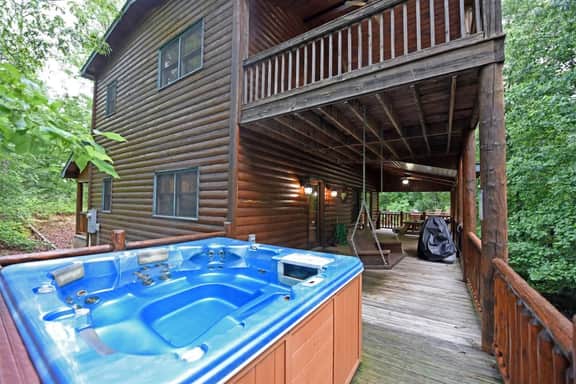 Safe Haven-hot tub-Wi-Fi- pool table, Fireplace. Foosball