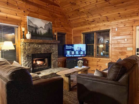 The Tree House | 2BR Cabin Rental| Wifi| Blue Ridge & Blairsville