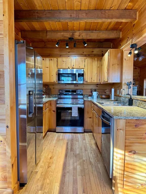 The Tree House | 2BR Cabin Rental| Wifi| Blue Ridge & Blairsville