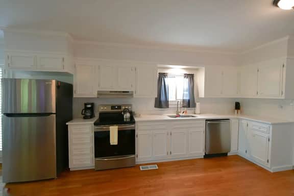 Toccoa River House- Toccoa River Front, 2br/2ba Wi-Fi- walk to town