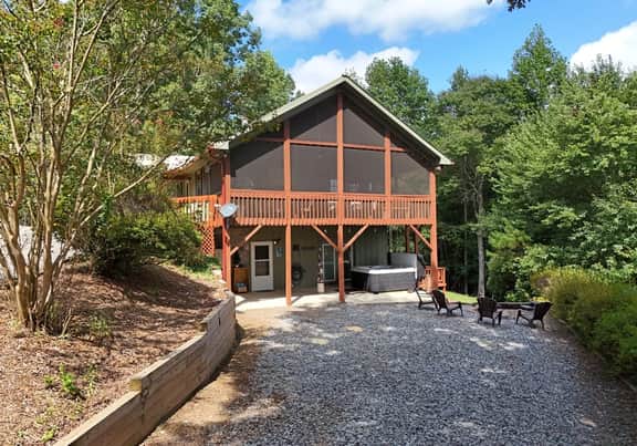 Songbird Bluff • Views • Hot Tub • Game Room - Image 4