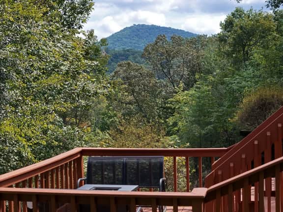 Songbird Bluff • Views • Hot Tub • Game Room - Image 4