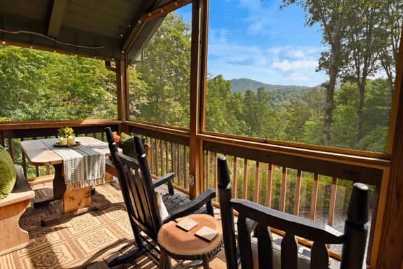 Songbird Bluff • Views • Hot Tub • Game Room - Image 5