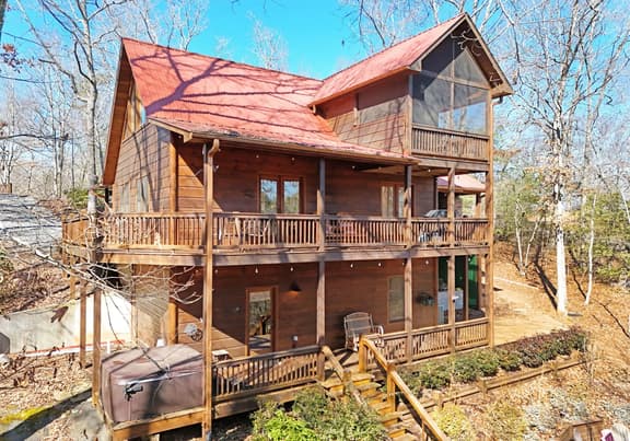 No Agenda Cabin | Pet-Friendly Blue Ridge Cabin with Hot Tub & Firepit