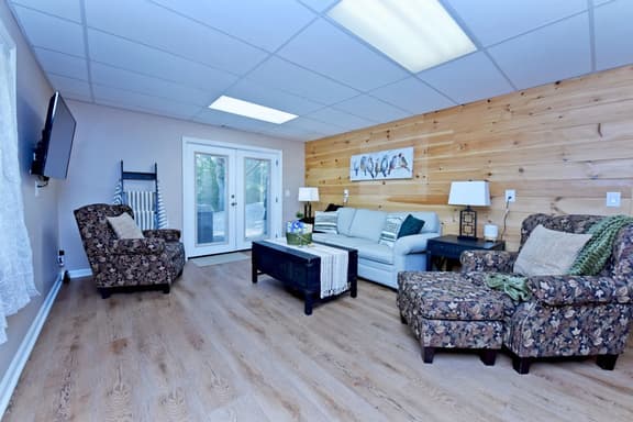Songbird Bluff • Views • Hot Tub • Game Room - Image 1